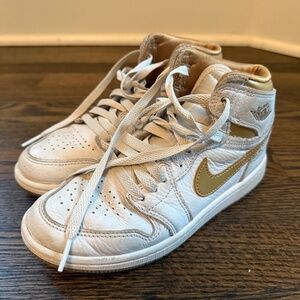 Kids 2Y Air Jordan, white and gold